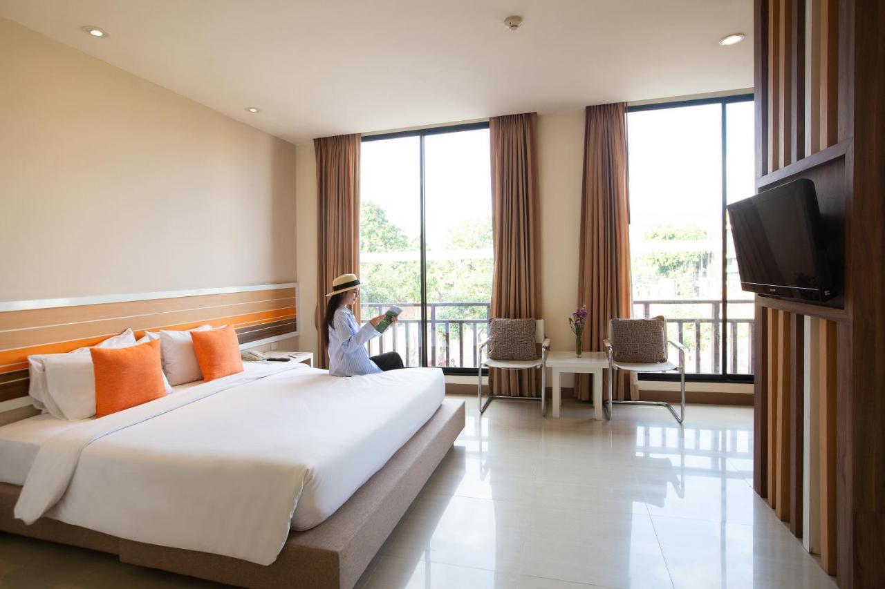 Imm Hotel Thaphae Chiang Mai -Sha Extra Plus Exteriör bild